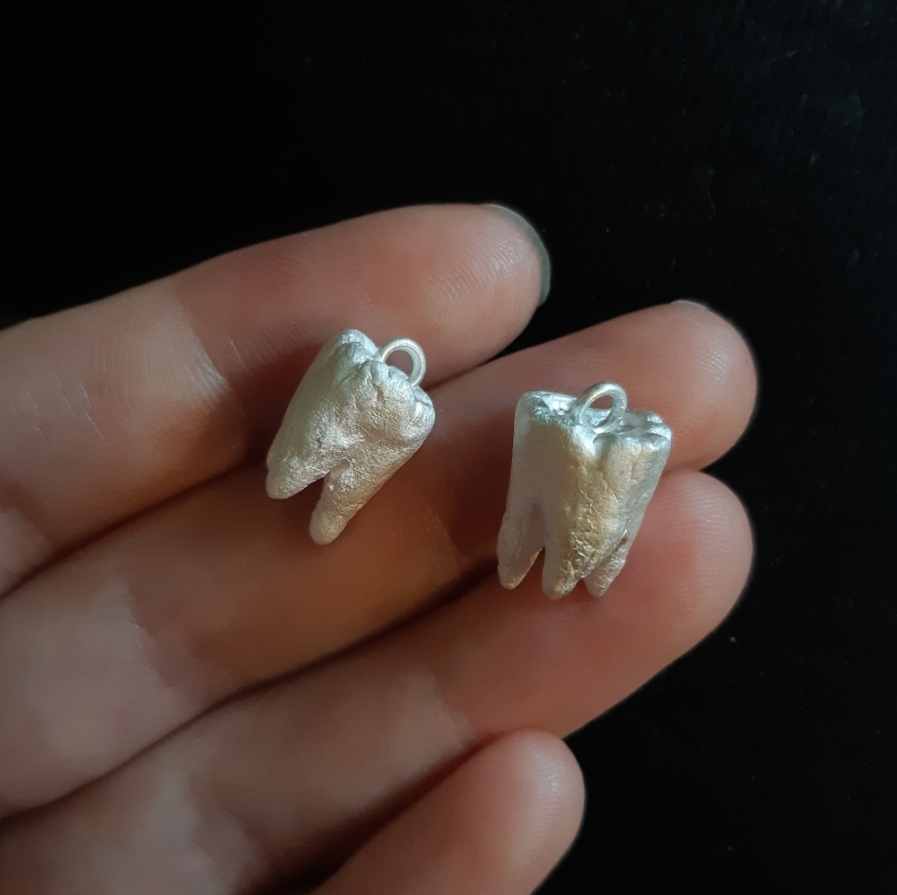Tooth Pendant - Picture 8 of 8